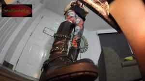 sexiravenrae.com - Giant Boot Crush thumbnail
